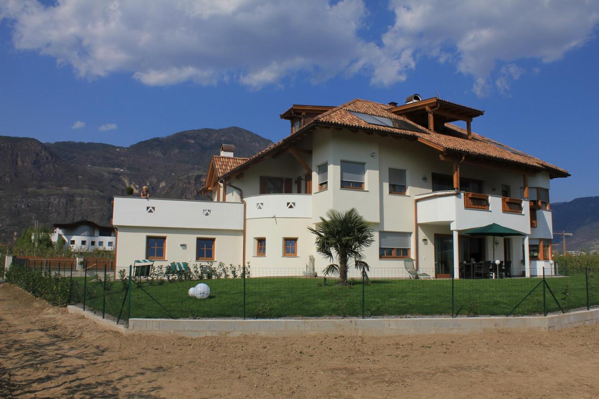Apartments Klotz Bolzano Exteriör bild